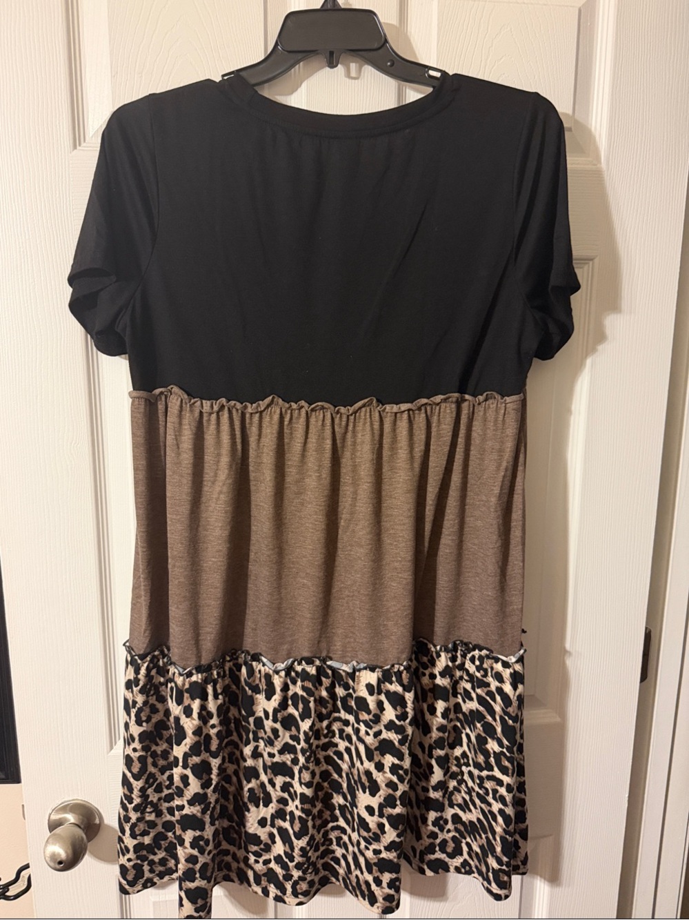 Women’s Tiered Leopard Print Dress - Picture 2 of 3